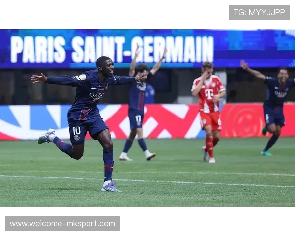 巴黎圣日耳曼年轻门将的脚下传球被教练称为“未来利器” 巴黎圣日耳曼年轻门将的脚下传球被教练称为“未来利器”