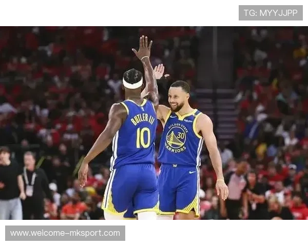 勇士大胜太阳，库里带队稳住领先，最终逆转取胜，勇士胜太阳获4连胜